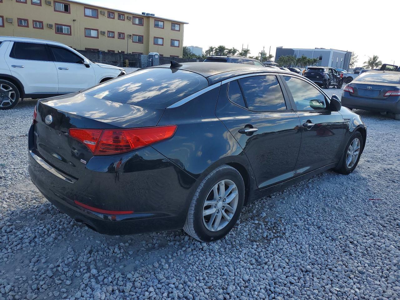 2013 KIA Optima lx