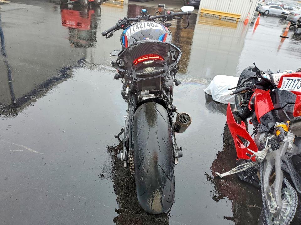 2024 BMW M 1000 R