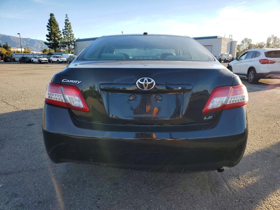 2011 Toyota Camry le