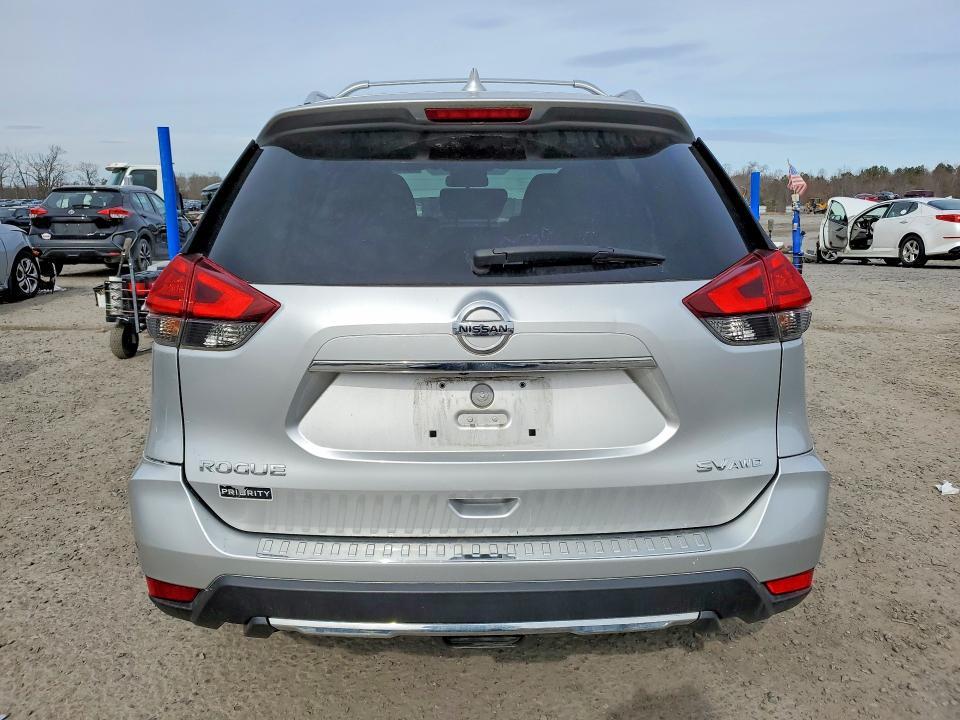 2017 Nissan Rogue sv