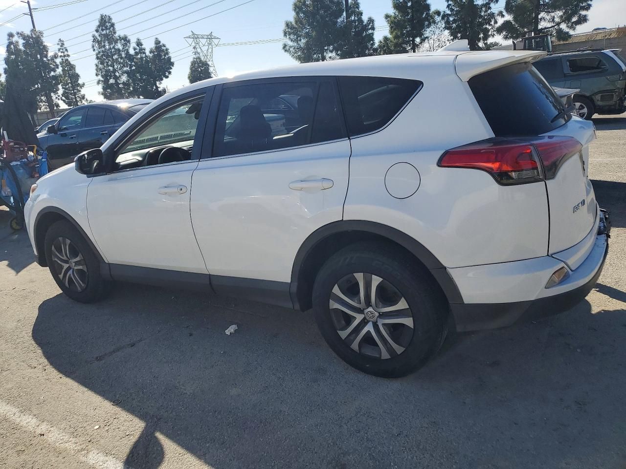 2018 Toyota Rav4 le