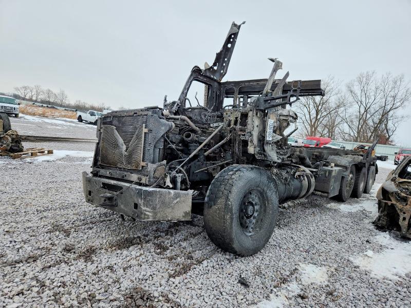 2020 Kenworth Construction T880
