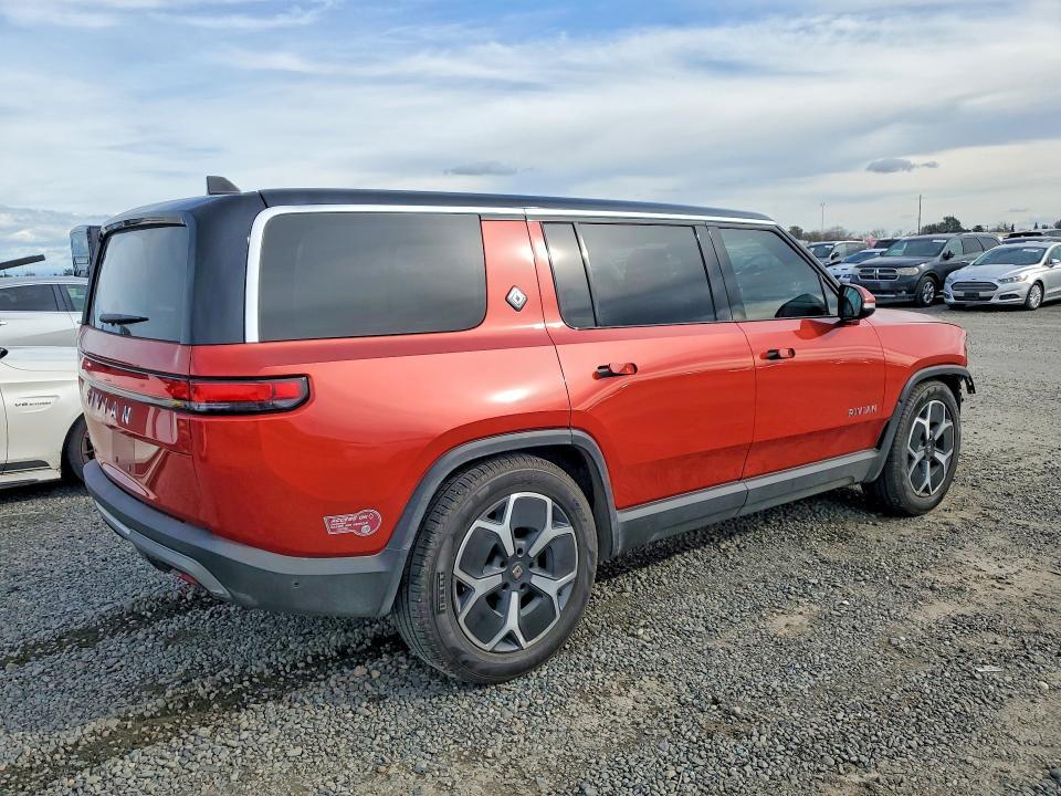 2024 Rivian R1S Adventure