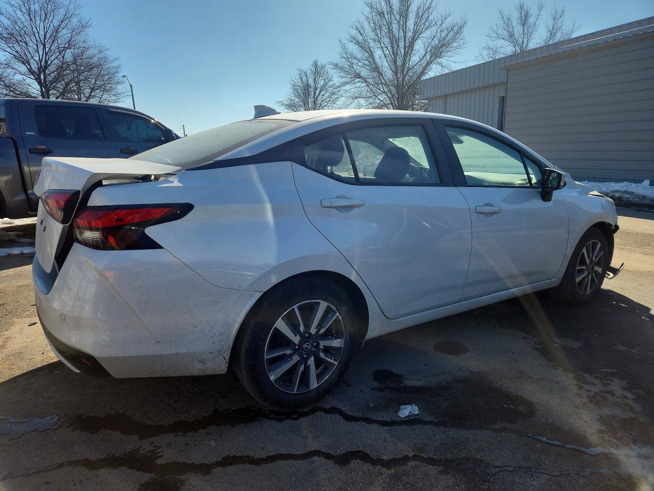 2025 Nissan Versa sv