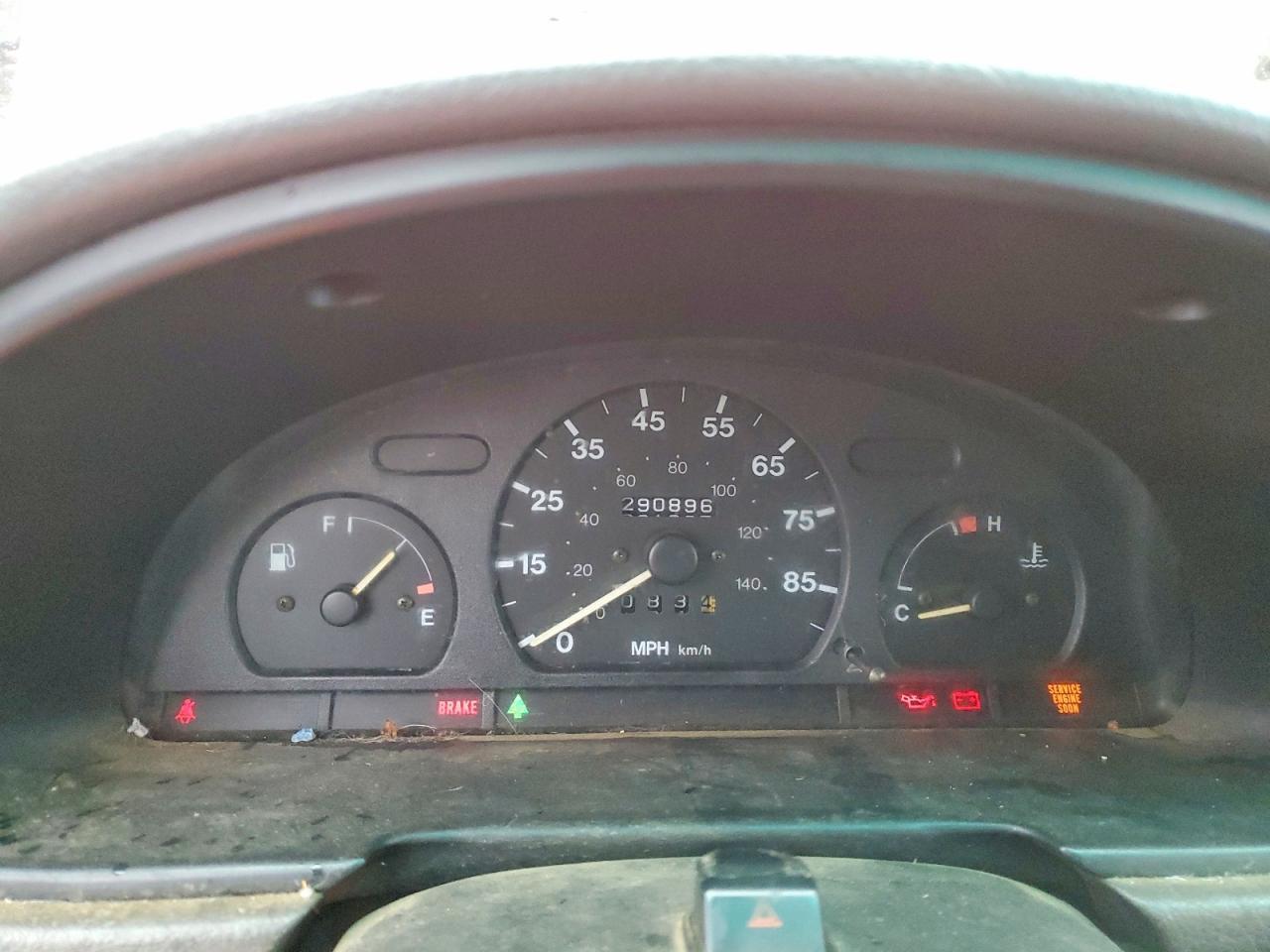 2000 Suzuki Swift Base