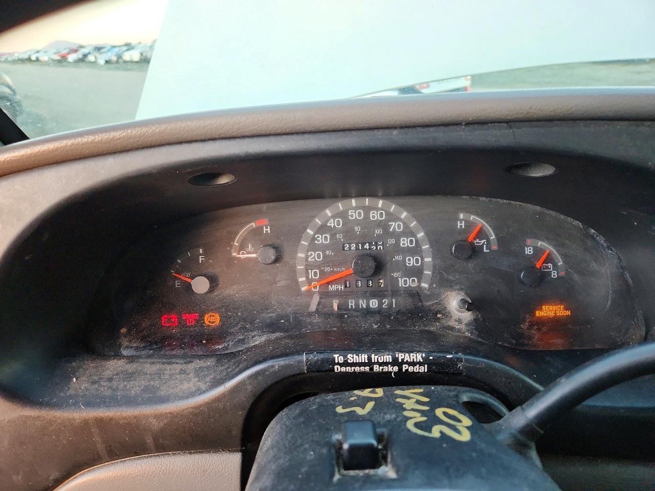 2000 Ford E350 BOX Truck