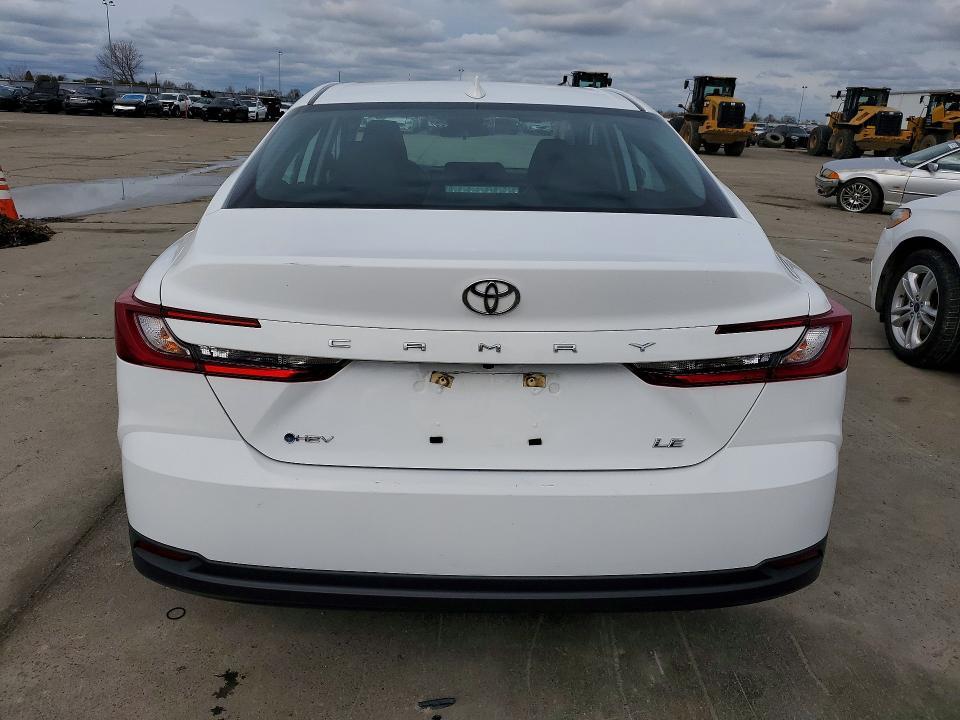 2025 Toyota Camry le