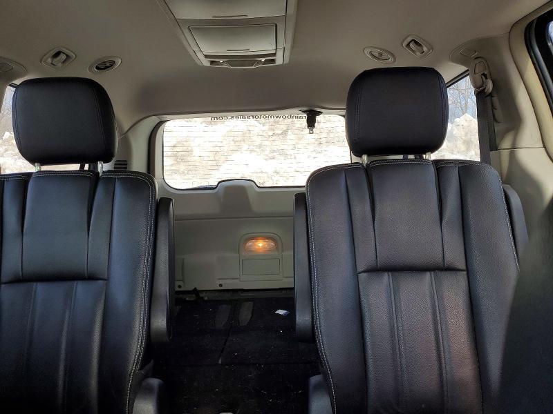 2016 Chrysler Town & Country Touring