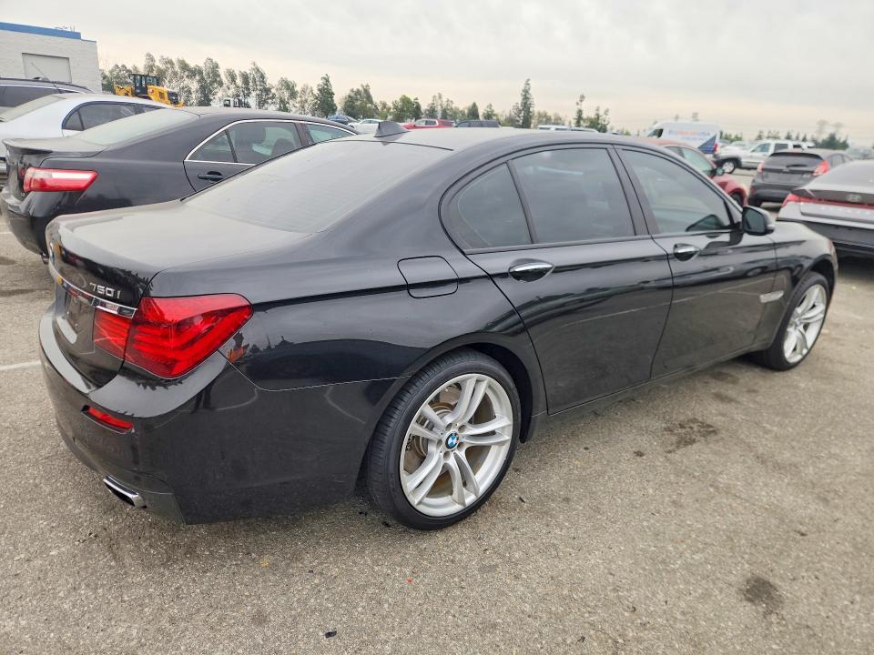 2015 BMW 750 i