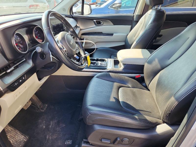 2022 KIA Carnival lx