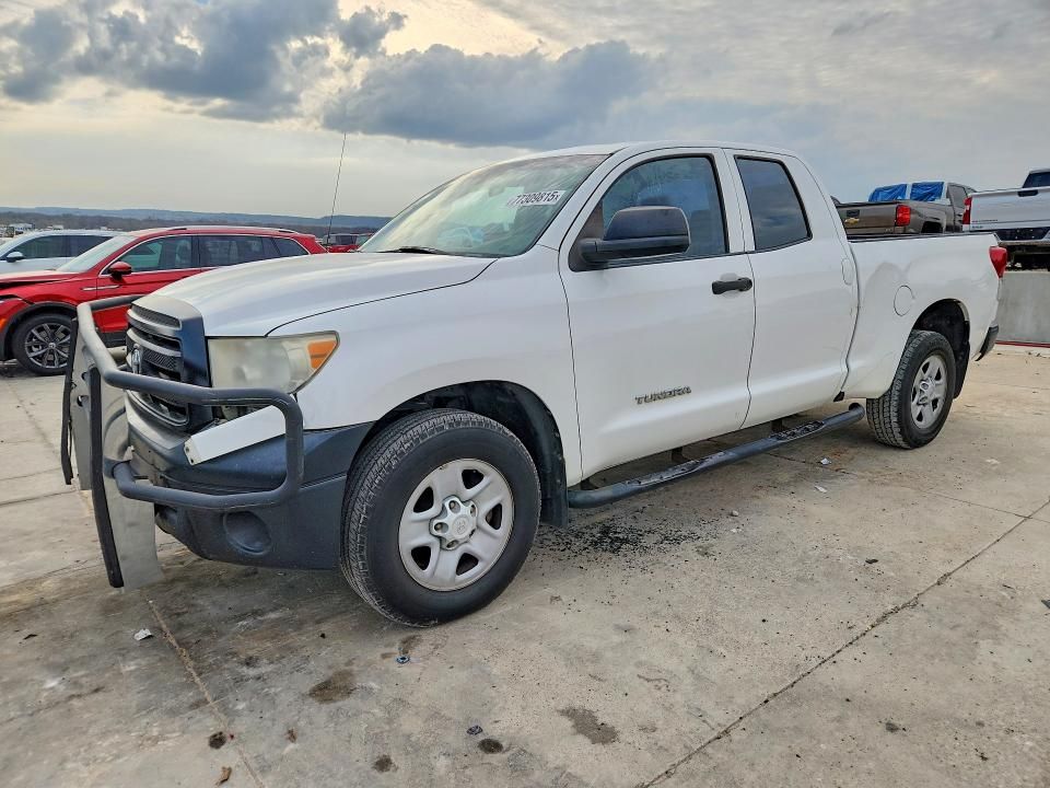 2013 Toyota Tundra Double cab SR5