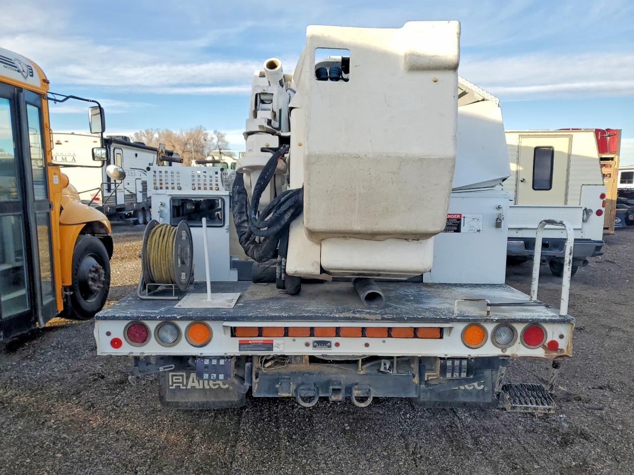 2017 Ford F550 Super Duty Bucket Truck
