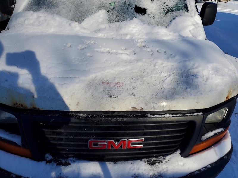 2006 GMC Savana 3500 Van With Bucket Lift