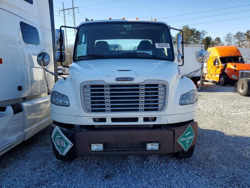 2017 Freightliner Business Class M2 Truck cab Andchassis