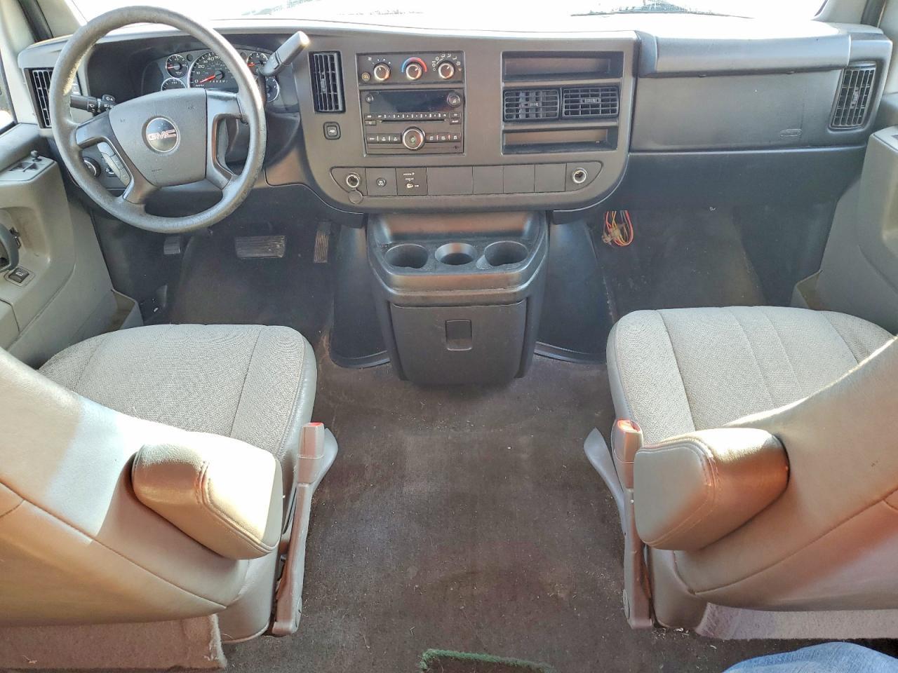 2010 GMC Savana G3500 LT