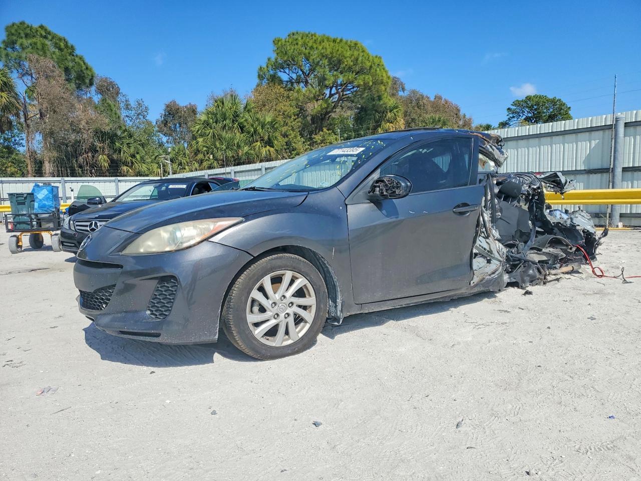 2012 Mazda 3 I