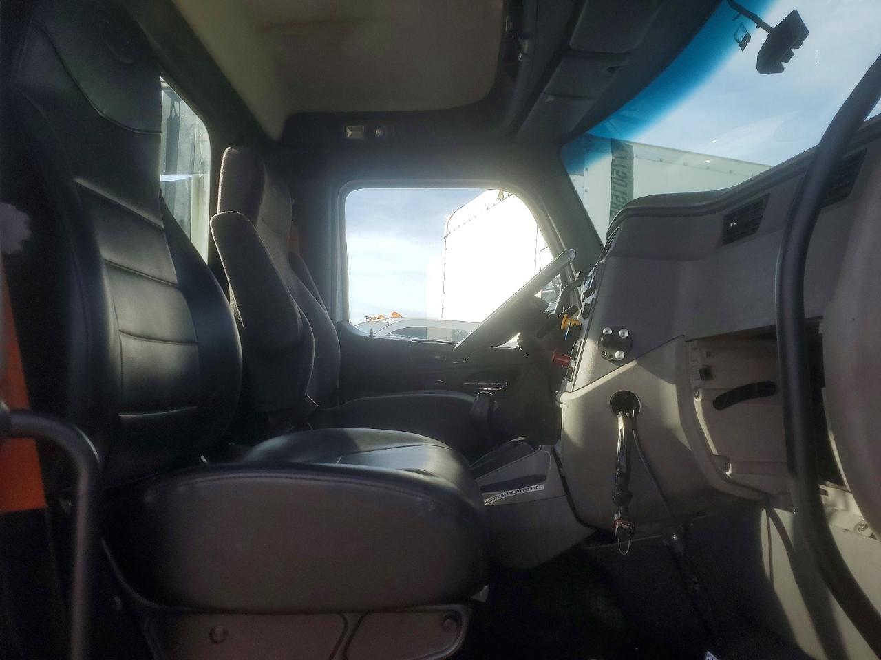 2017 Peterbilt 579-Semi Truck
