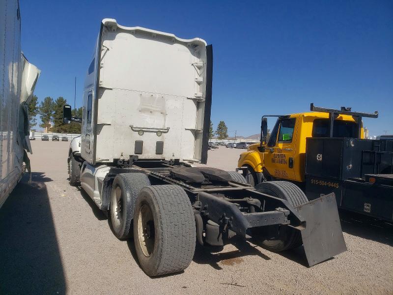 2015 Kenworth T880 Semi Truck