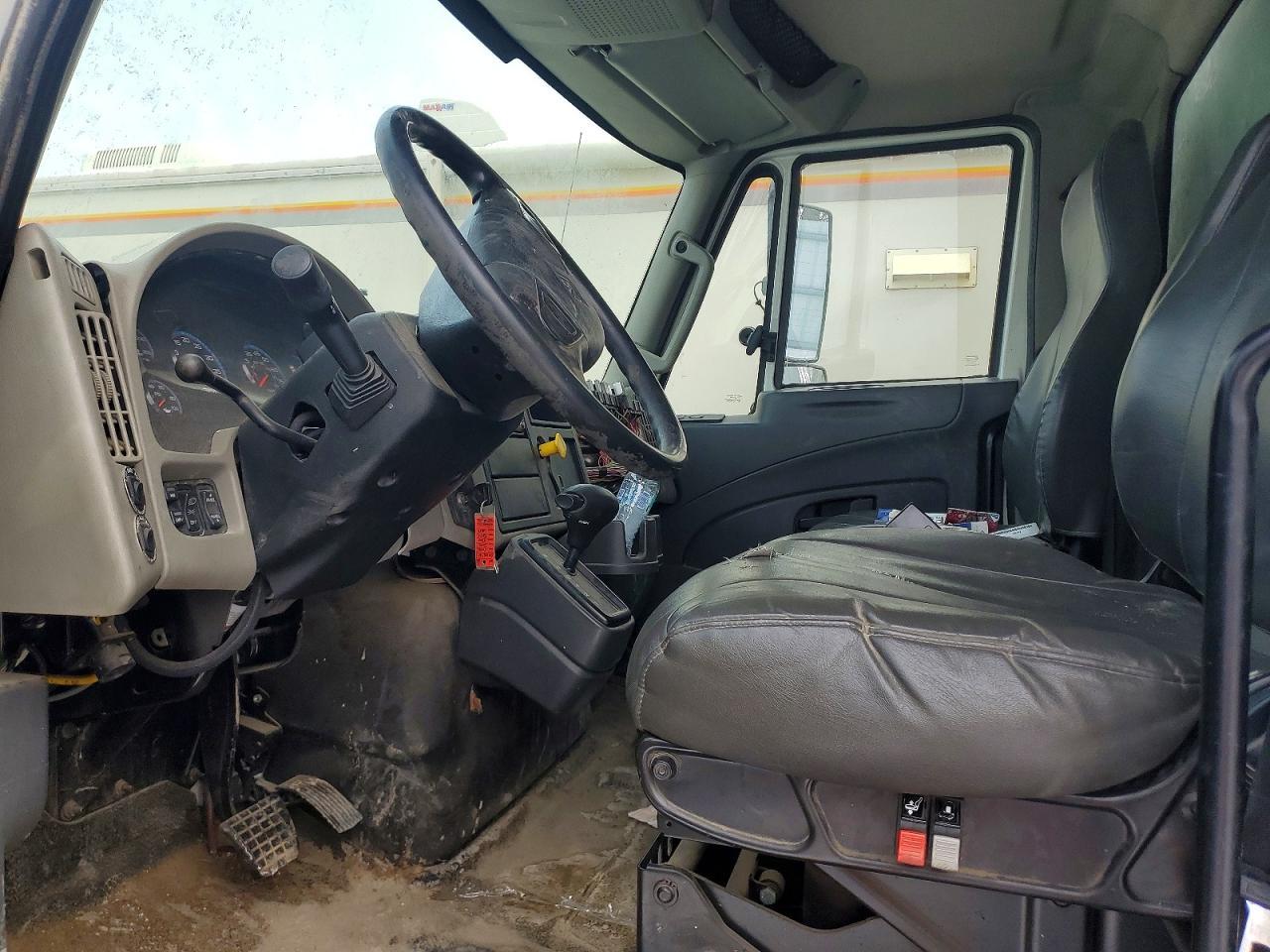 2016 International MA025 BOX Truck
