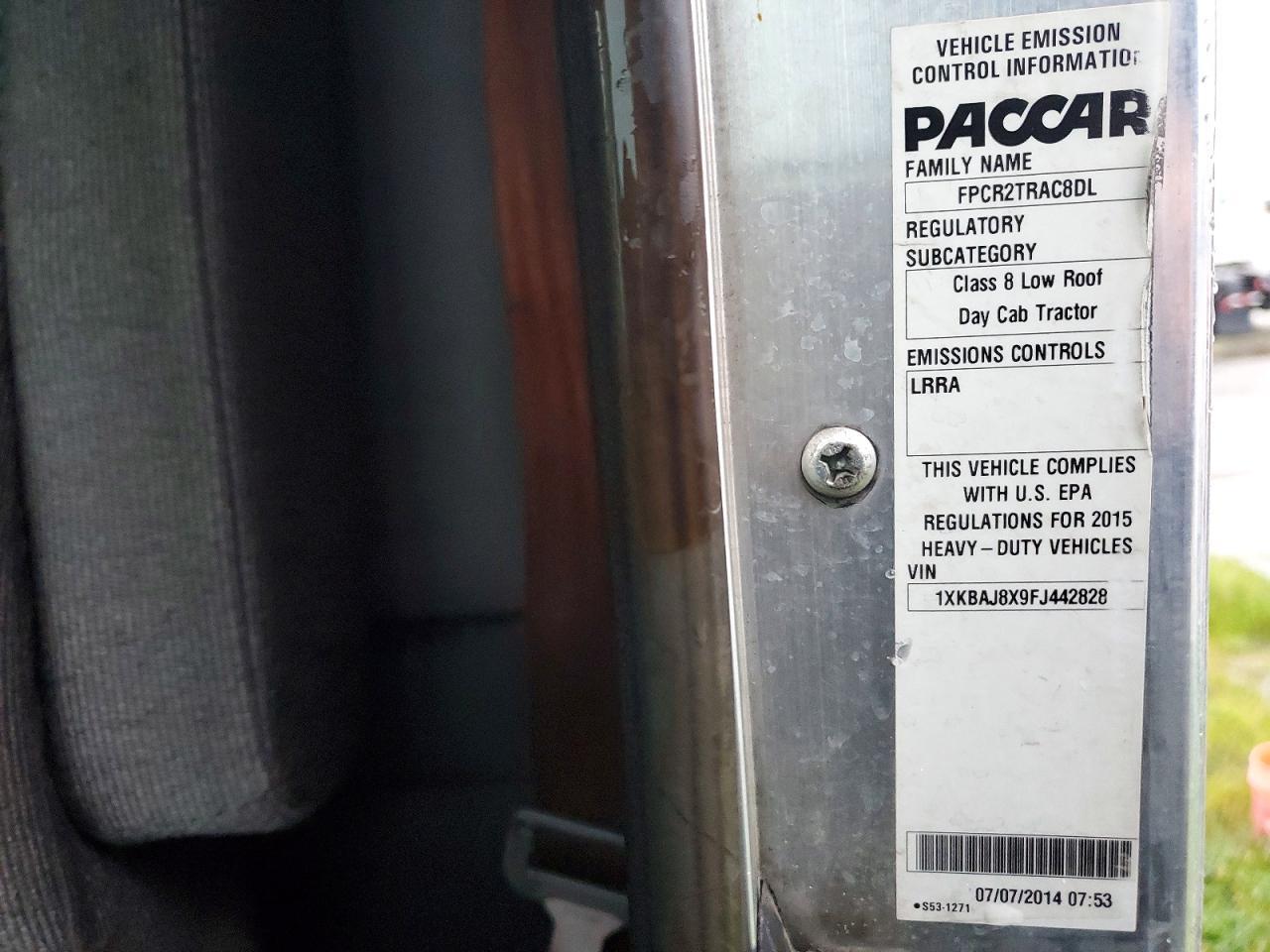 2015 Kenworth T400  Semi Truck