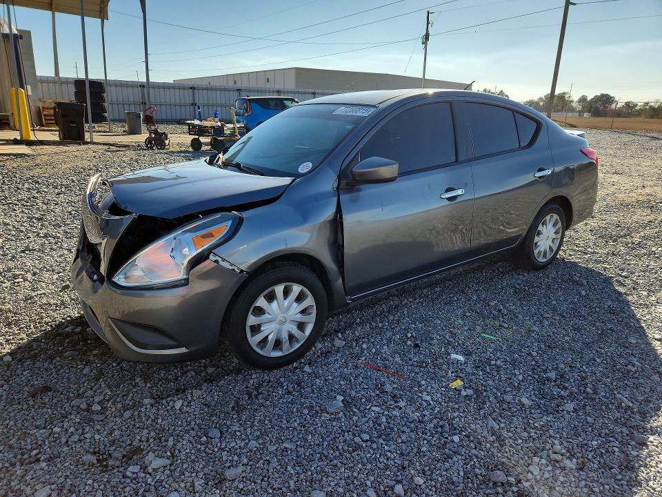 2016 Nissan Versa 1.6 sv