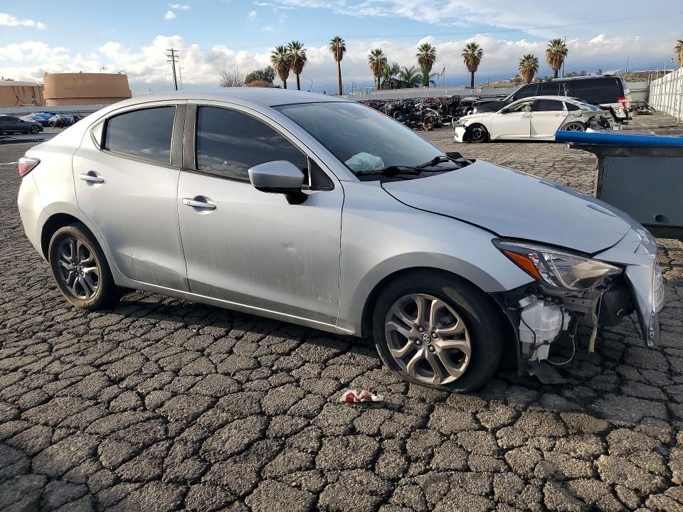 2019 Toyota Yaris l