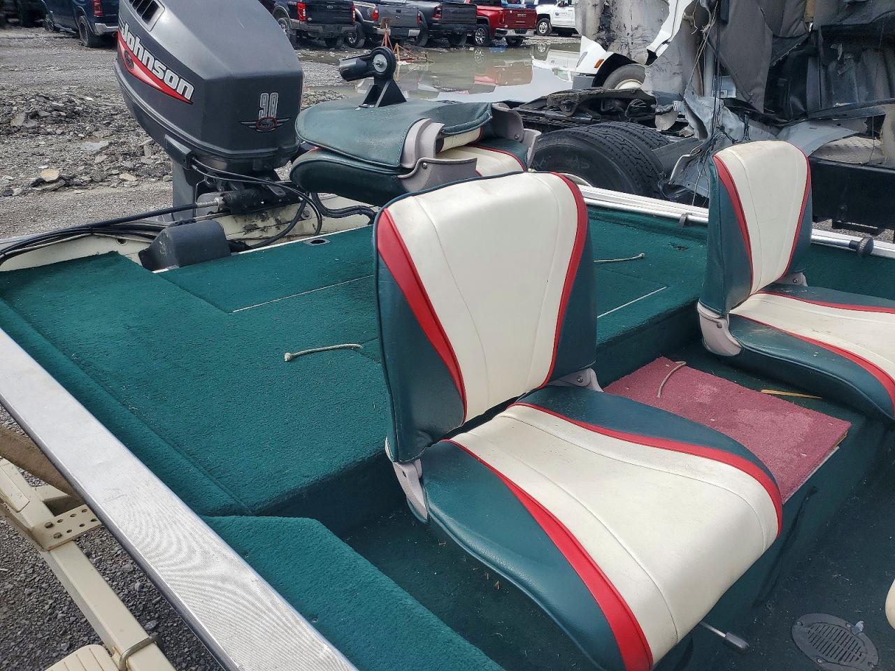 1999 Lowe Boat