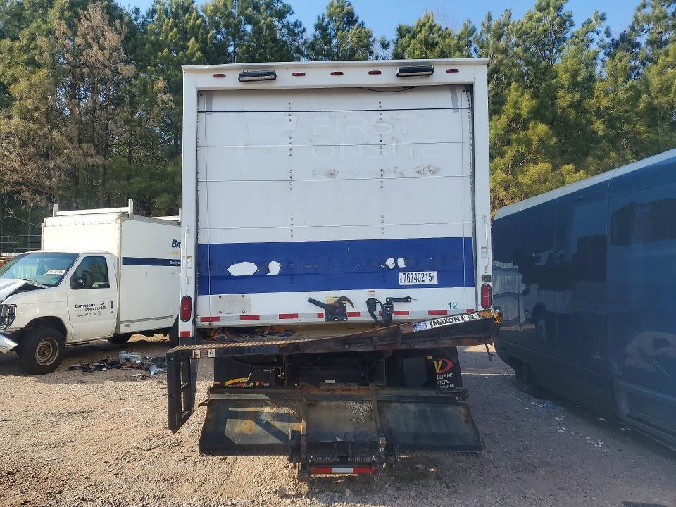 2018 Isuzu NPR HD BOX Truck