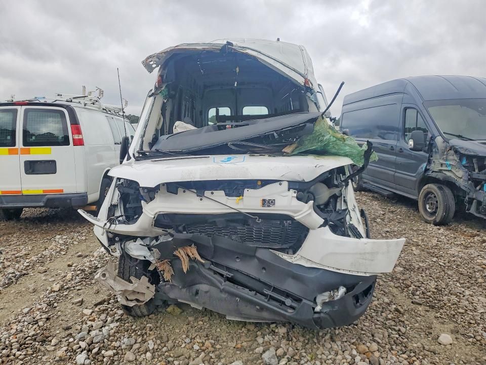 2022 Ford Transit T-250