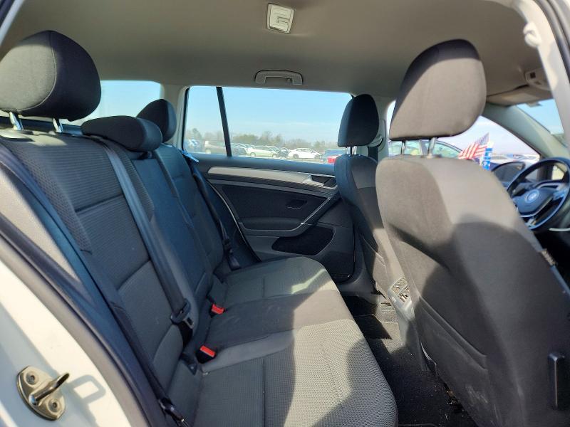2016 Volkswagen Golf Sportwagen s