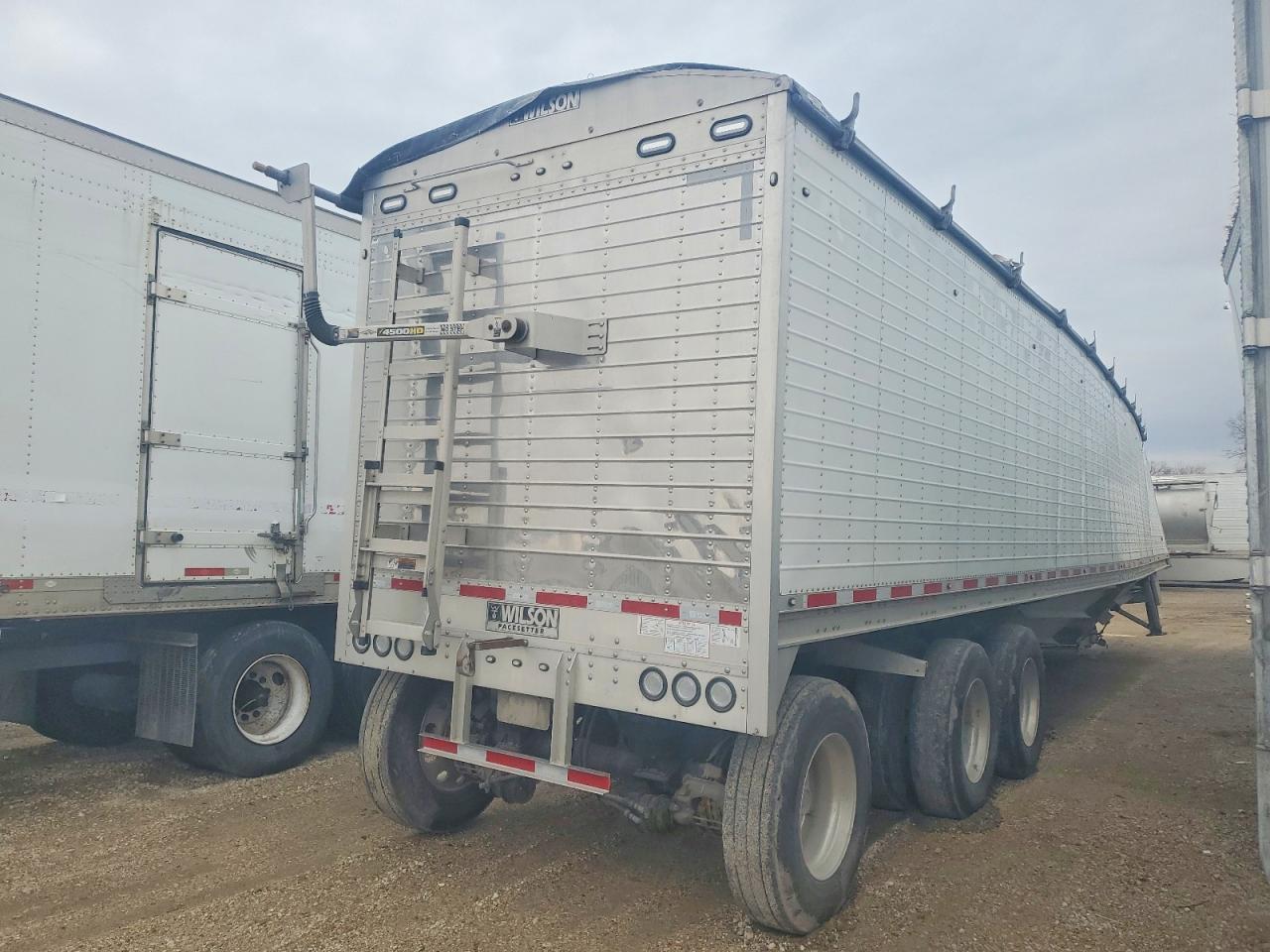 2023 Wilson Semi Trail-Grain Trailer