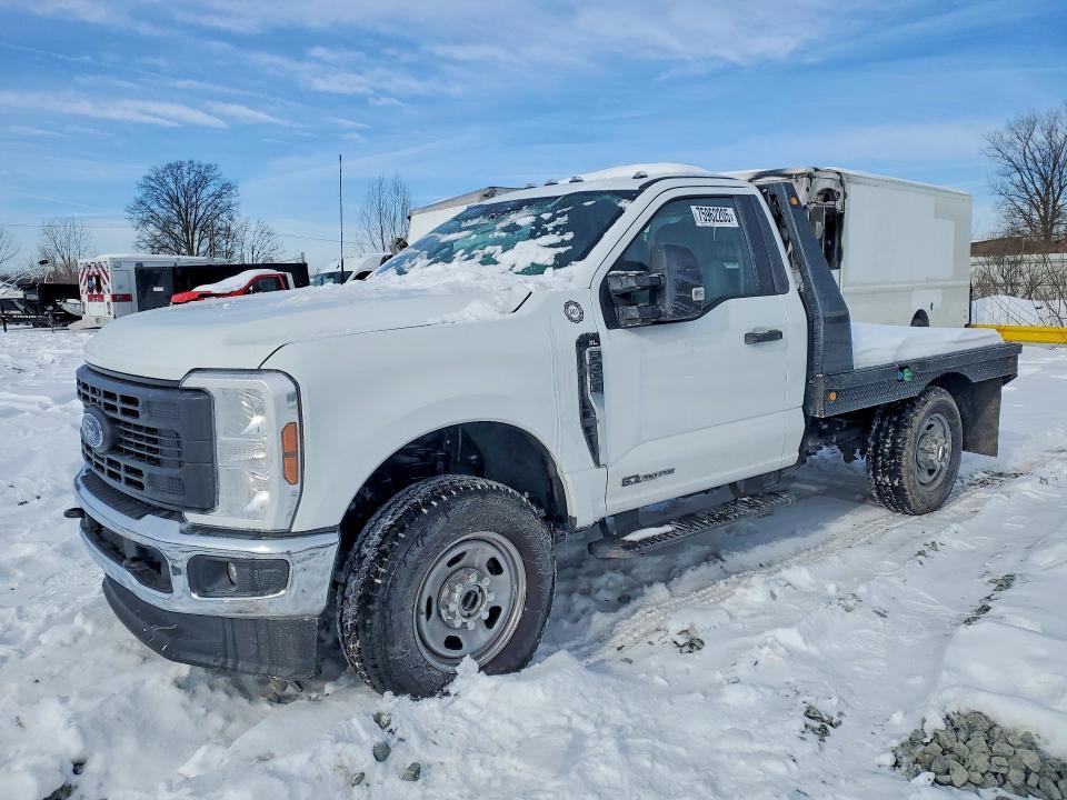 2024 Ford F350 Super Duty Flatbed Truck