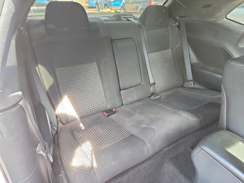 2016 Dodge Challenger sxt