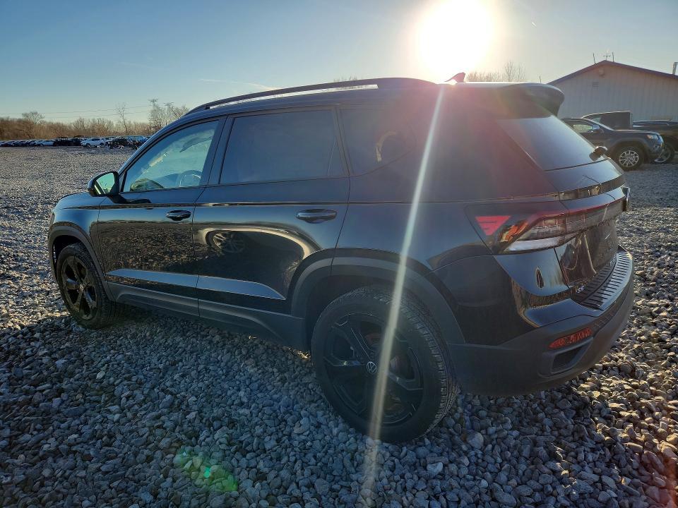 2025 Volkswagen Taos se Black