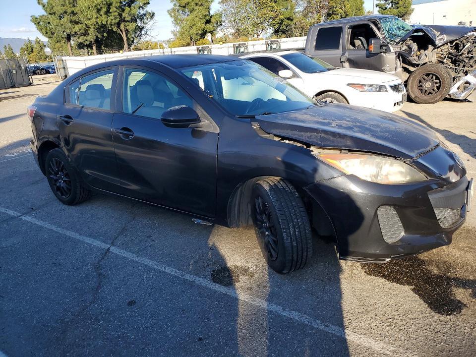 2013 Mazda 3 I