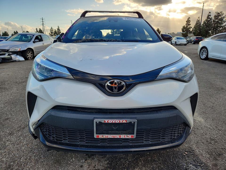 2022 Toyota C-hr xle