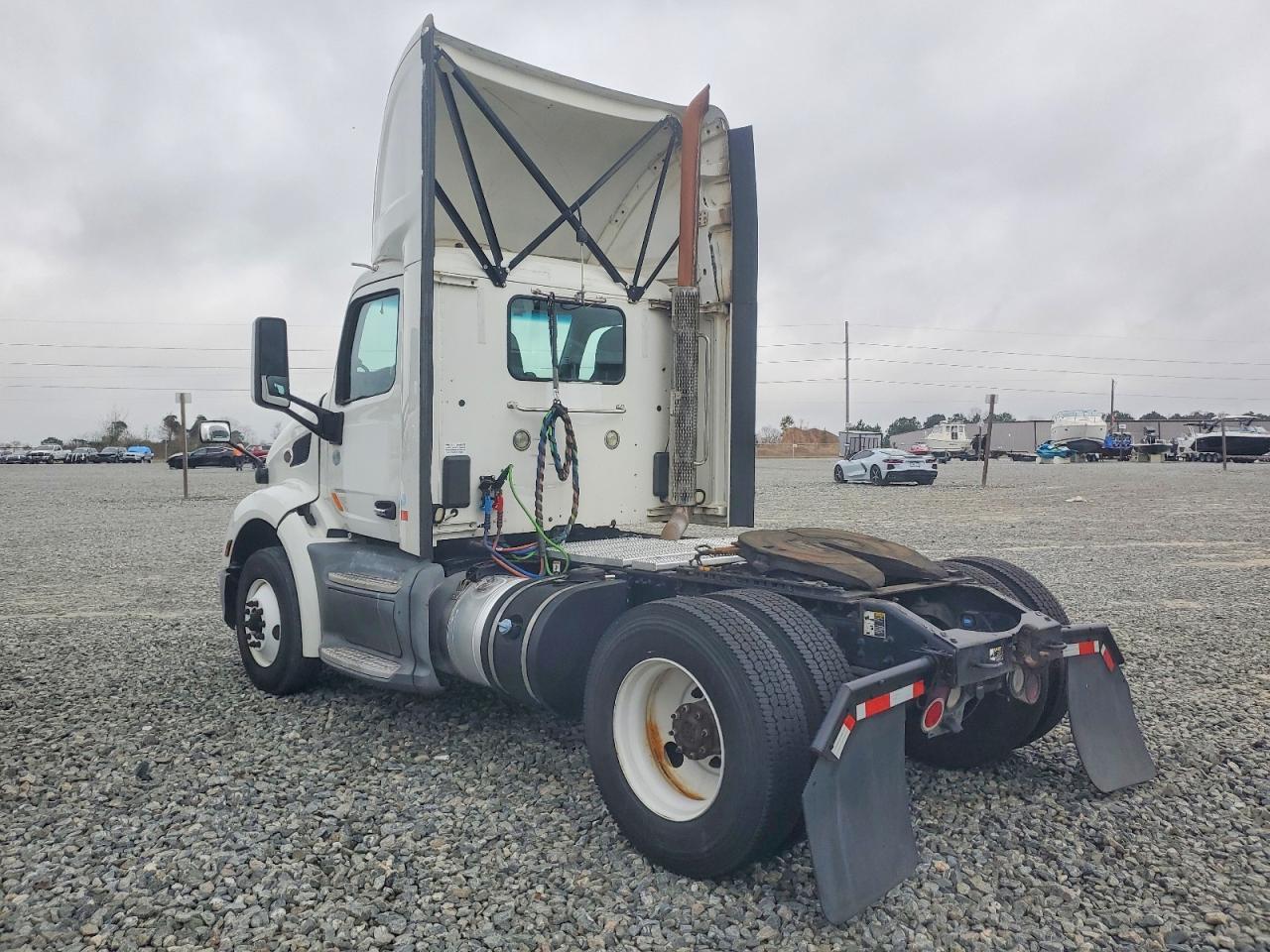 2017 Peterbilt 579 Semi Truck