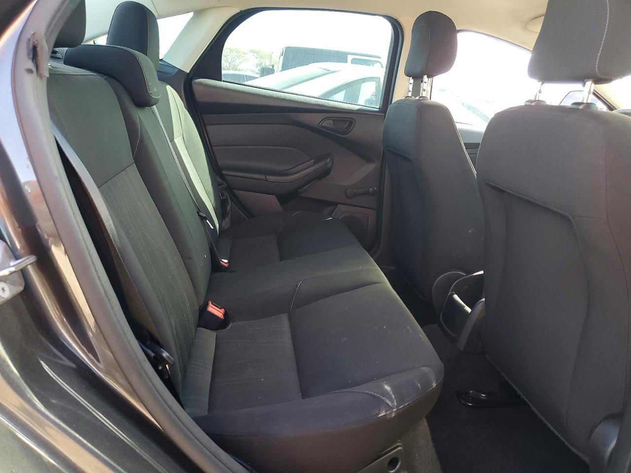 2015 Ford Focus s