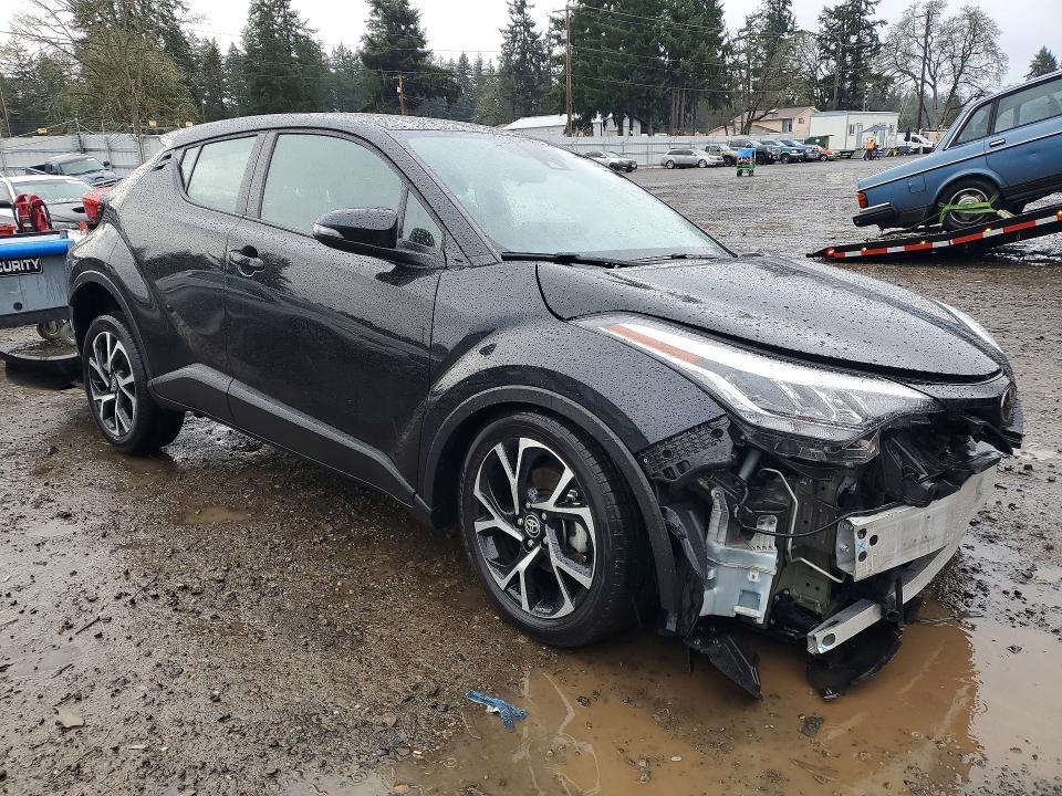 2021 Toyota C-hr xle