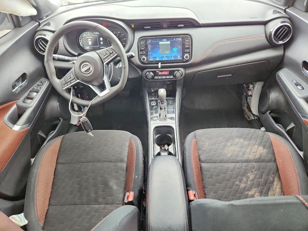 2024 Nissan Kicks sr