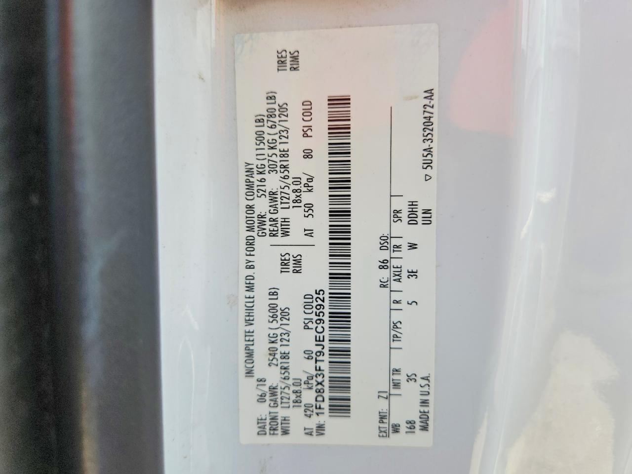 2018 Ford F350 Super Duty Flatbed Truck