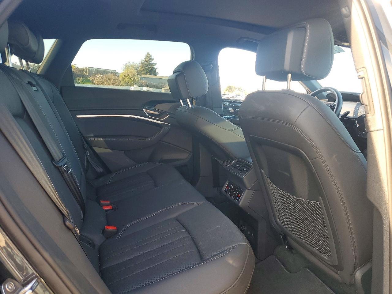 2023 Audi E-tron Premium Plus