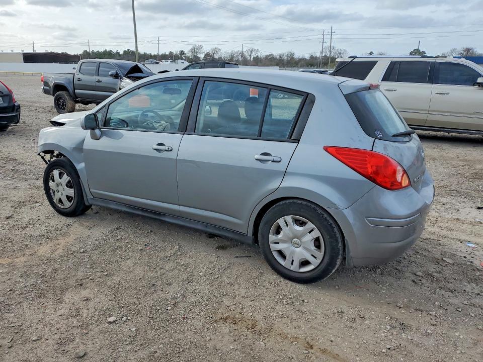 2011 Nissan Versa 1.8 s