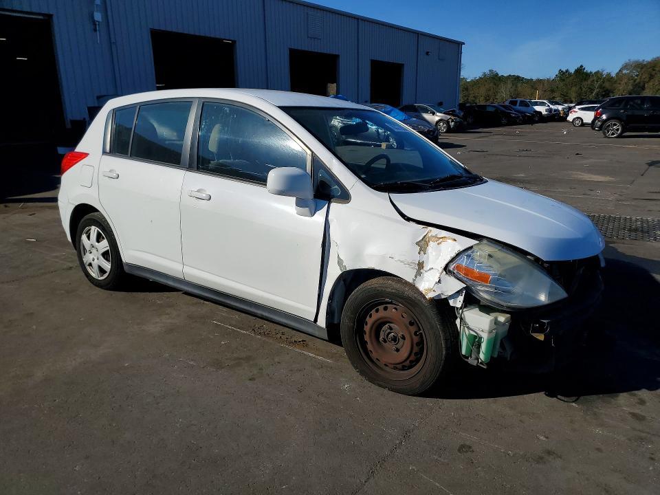 2011 Nissan Versa 1.8 s