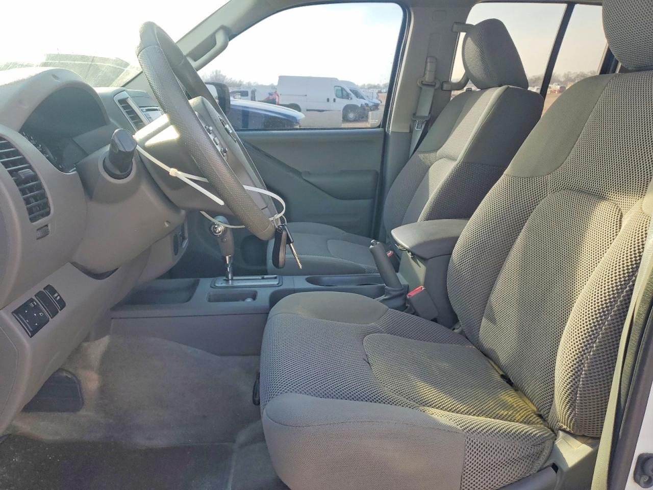 2015 Nissan Frontier s