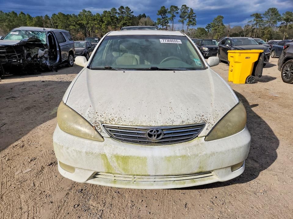 2005 Toyota Camry le