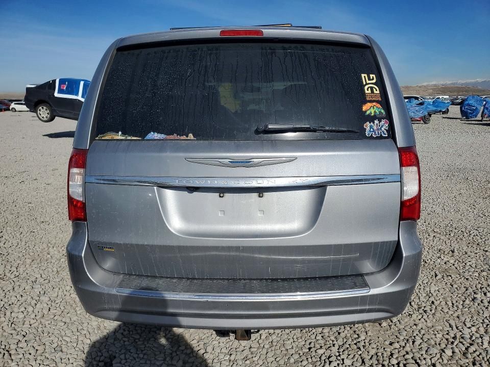 2016 Chrysler Town & Country Touring