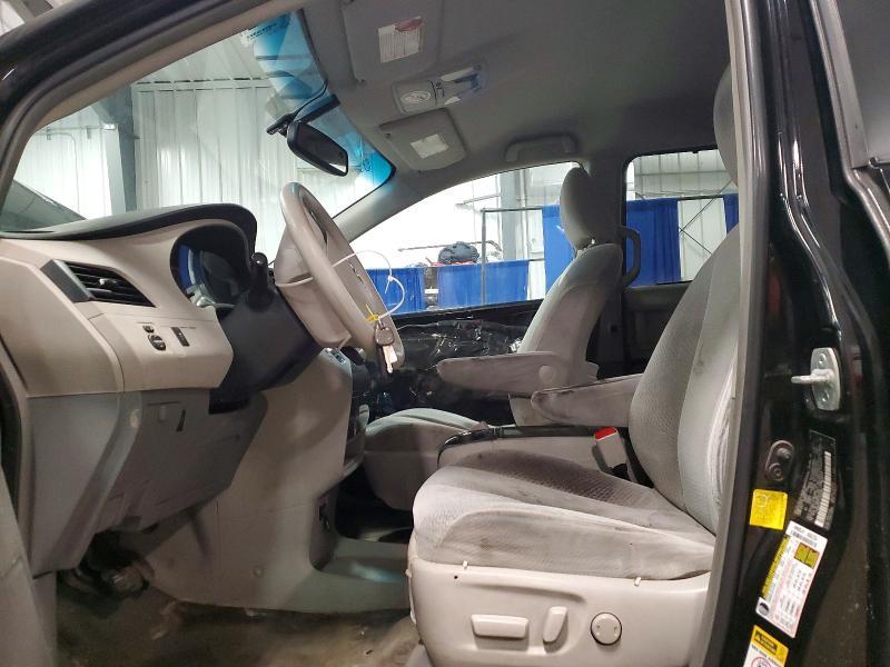 2012 Toyota Sienna le