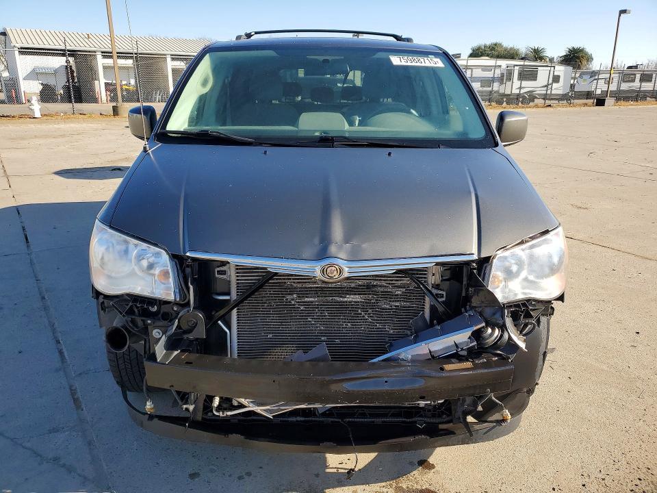 2010 Chrysler Town & Country Touring