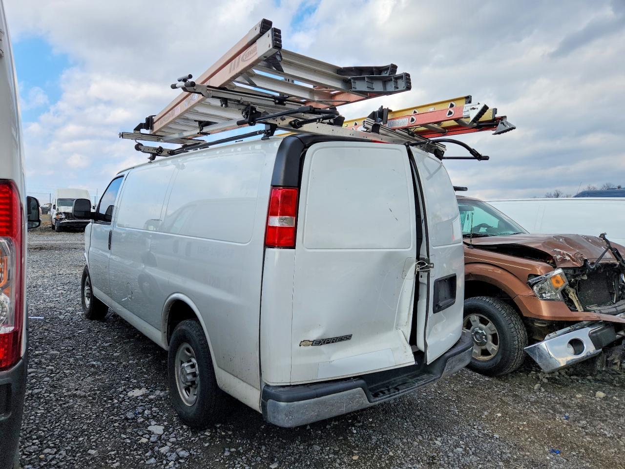 2022 Chevrolet Express G2500